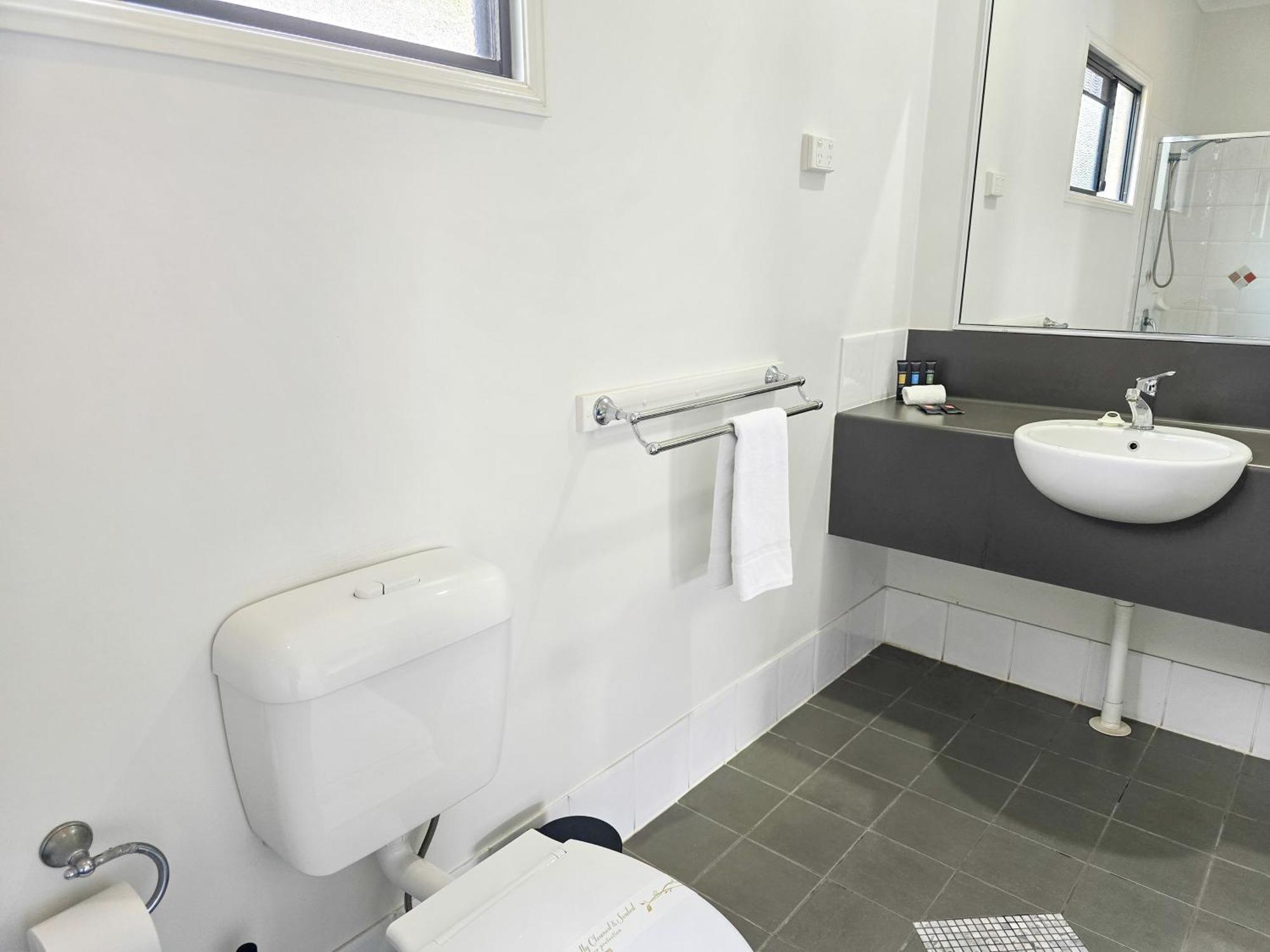 Ascot Lodge Motor Inn Kingaroy Buitenkant foto